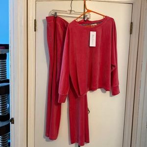 NWT Juicy Couture 2 piece lounge set
